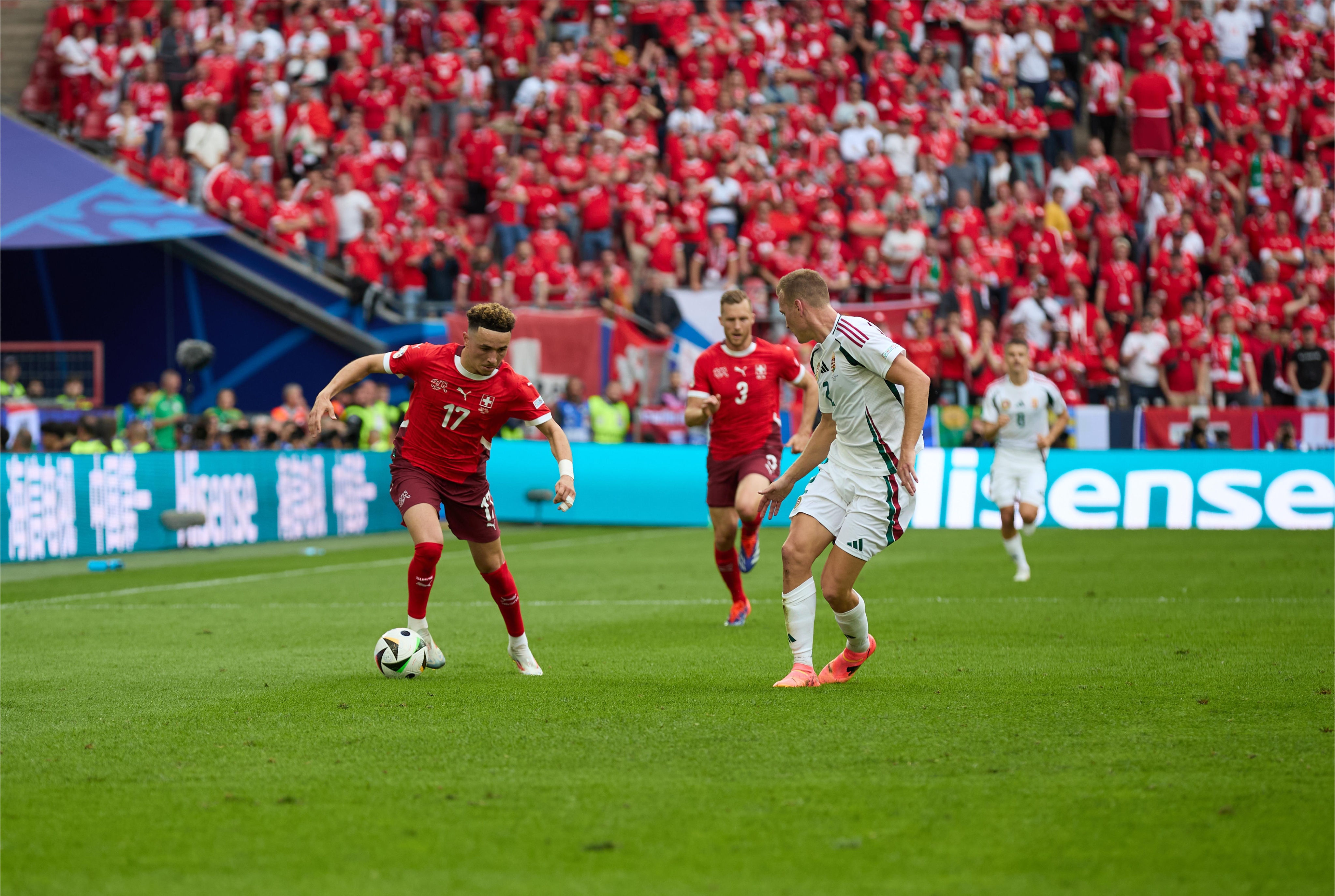 多米体育平台 -关于刚刚！里程碑夜罗马强势反弹皇家马德里内部沟通备战亚冠，尤文图斯关键时刻门线救险的信息